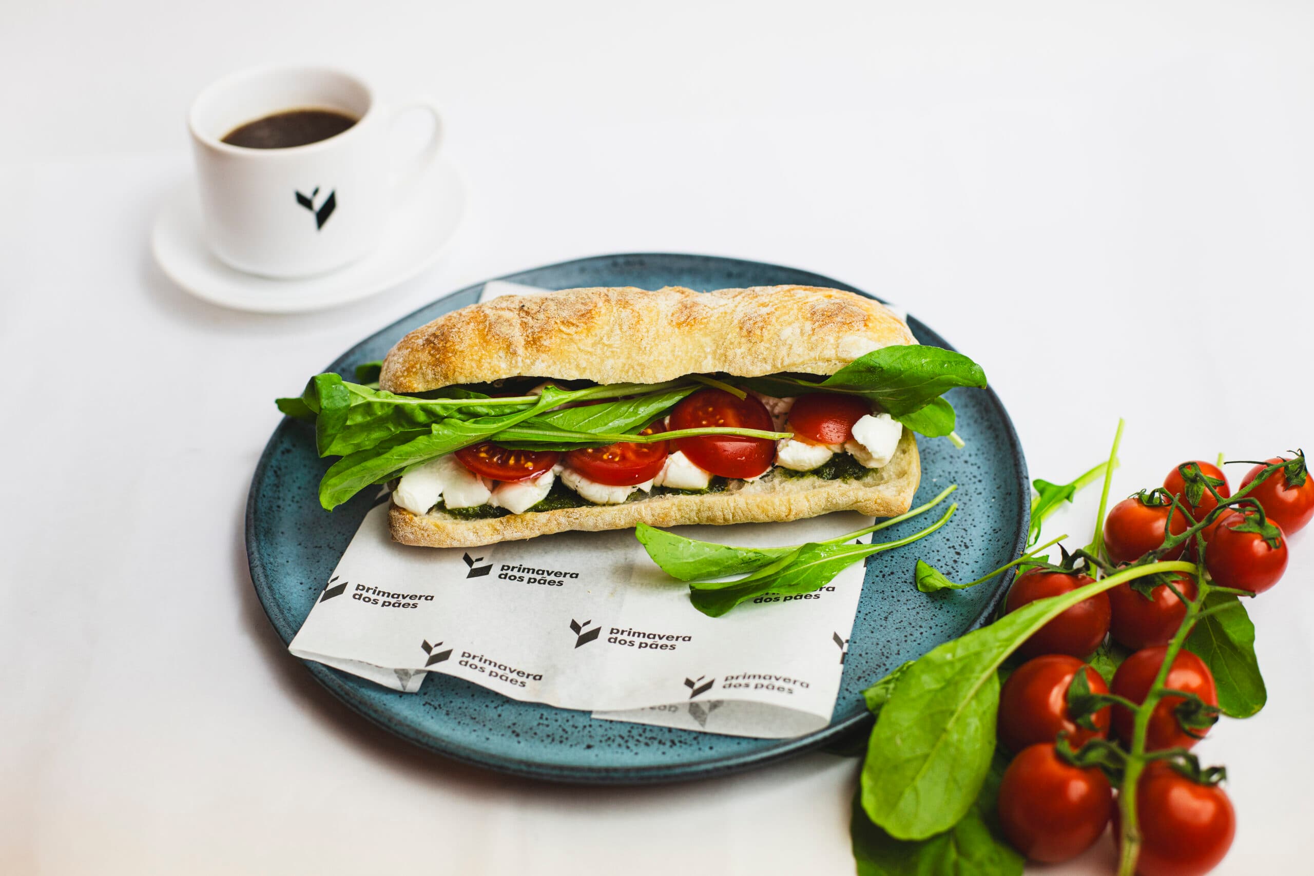Ciabatta Caprese com Pesto